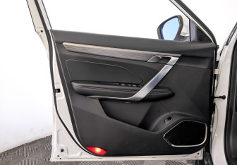 Подержанный автомобиль Geely Atlas Pro 2023 года (18 фото)