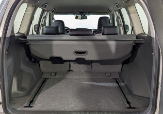 Подержанный автомобиль Toyota Land Cruiser Prado 2013 года (10 фото)