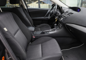 Подержанный автомобиль Mazda 3 Sedan 2009 года (8 фото)
