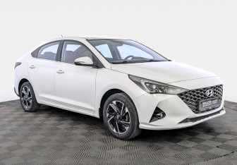 Подержанный автомобиль Hyundai Solaris Sedan 2021 года (3 фото)