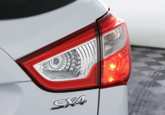 Подержанный автомобиль Suzuki SX4 Hatchback 2014 года (7 фото)