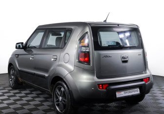Подержанный автомобиль Kia Soul 2009 года (7 фото)