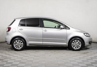 Подержанный автомобиль Volkswagen Golf Plus 2011 года (4 фото)