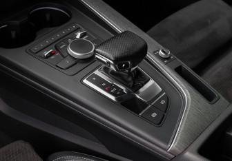 Подержанный автомобиль Audi A5 Coupe 2016 года (18 фото)