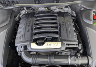 Подержанный автомобиль Porsche Cayenne 2014 года (9 фото)