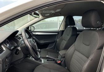 Подержанный автомобиль Skoda Octavia Liftback 2014 года (18 фото)