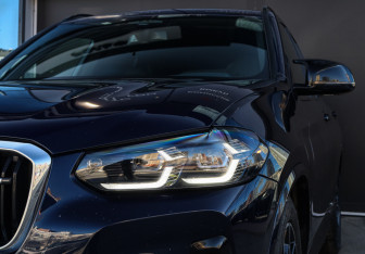 Подержанный автомобиль BMW X3 2022 года (35 фото)