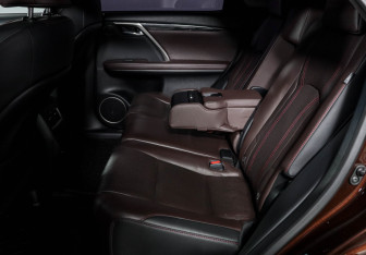 Подержанный автомобиль Lexus RX 2016 года (10 фото)