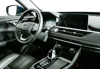 Подержанный автомобиль Chery Tiggo 8 2023 года (10 фото)