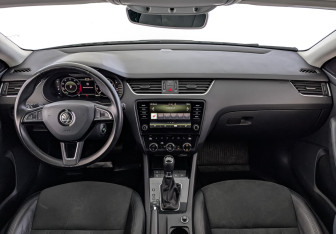 Подержанный автомобиль Skoda Octavia Liftback 2019 года (14 фото)
