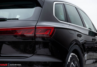 Новый Volkswagen Touareg 2025 (5 фото)