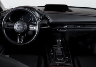 Подержанный автомобиль Mazda CX-30 2021 года (12 фото)