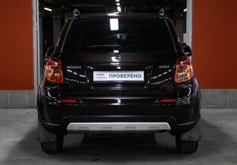 Подержанный автомобиль Suzuki SX4 Hatchback 2014 года (6 фото)