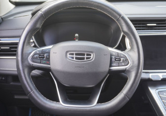 Подержанный автомобиль Geely Atlas Pro 2022 года (14 фото)