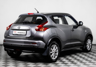 Подержанный автомобиль Nissan Juke 2014 года (5 фото)