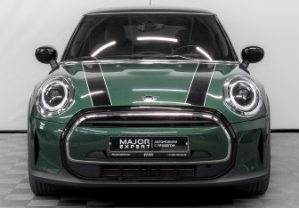 Подержанный автомобиль MINI Hatch 2021 года (3 фото)