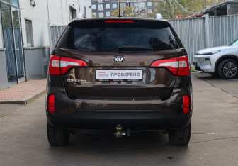 Подержанный автомобиль Kia Sorento 2014 года (5 фото)