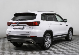 Подержанный автомобиль Changan CS75 2022 года (5 фото)