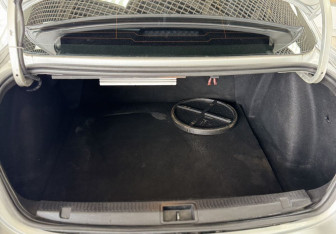 Подержанный автомобиль Renault Fluence 2010 года (6 фото)