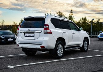 Подержанный автомобиль Toyota Land Cruiser Prado 2014 года (5 фото)