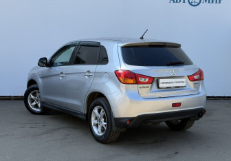 Подержанный автомобиль Mitsubishi ASX 2013 года (7 фото)