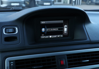 Подержанный автомобиль Volvo XC70 2011 года (17 фото)