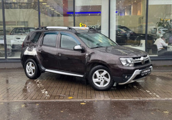 Подержанный автомобиль Renault Duster 2016 года (3 фото)