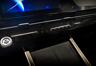 Подержанный автомобиль Omoda C5 2023 года (28 фото)