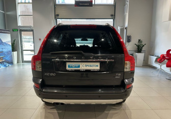 Подержанный автомобиль Volvo XC90 2010 года (5 фото)