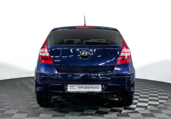 Подержанный автомобиль Hyundai i30 Hatchback 2010 года (6 фото)