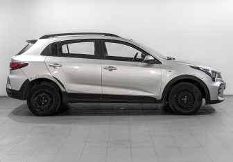 Подержанный автомобиль Kia Rio Hatchback 2021 года (4 фото)