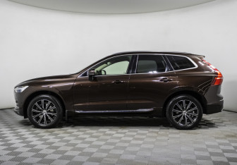 Подержанный автомобиль Volvo XC60 2018 года (8 фото)