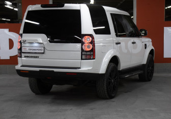 Подержанный автомобиль Land Rover Discovery 2014 года (5 фото)