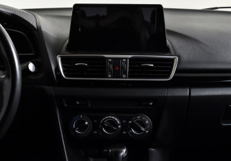 Подержанный автомобиль Mazda 3 Hatchback 2013 года (12 фото)