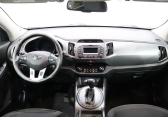 Подержанный автомобиль Kia Sportage 2012 года (13 фото)