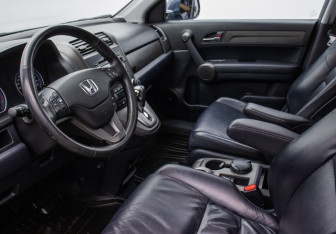 Подержанный автомобиль Honda CR-V 2011 года (10 фото)