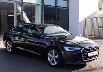Подержанный автомобиль Audi A6 Sedan 2021 года (3 фото)