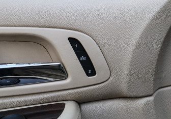 Подержанный автомобиль Cadillac Escalade Suv 2007 года (17 фото)
