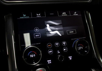 Подержанный автомобиль Land Rover Range Rover Sport 2018 года (21 фото)