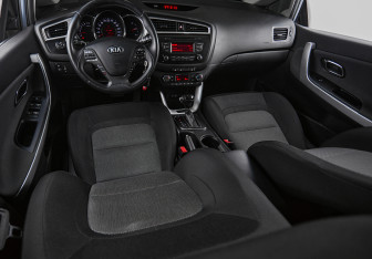 Подержанный автомобиль Kia Ceed Wagon 2017 года (19 фото)