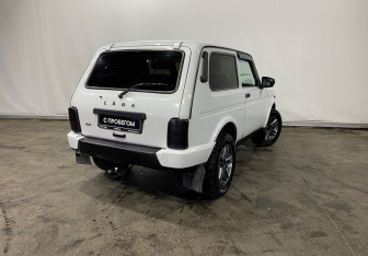 Подержанный автомобиль LADA (ВАЗ) 2121 (4x4) 2018 года (5 фото)