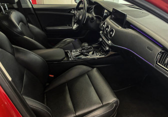 Подержанный автомобиль Kia Stinger 2021 года (7 фото)