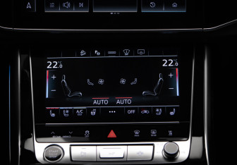 Подержанный автомобиль Audi Q7 2021 года (23 фото)