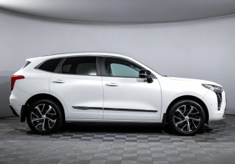 Подержанный автомобиль Haval Jolion 2021 года (4 фото)