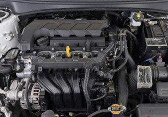 Подержанный автомобиль Hyundai Elantra Sedan 2023 года (9 фото)