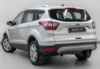 Подержанный автомобиль Ford Kuga 2018 года (7 фото)