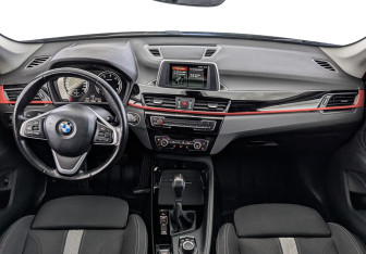 Подержанный автомобиль BMW X1 2018 года (14 фото)
