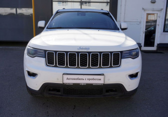 Подержанный автомобиль Jeep Grand Cherokee 2018 года (2 фото)