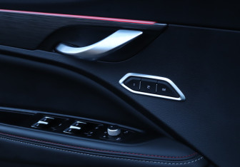 Подержанный автомобиль Geely Tugella 2023 года (18 фото)