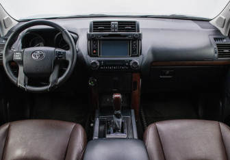 Подержанный автомобиль Toyota Land Cruiser Prado 2014 года (13 фото)